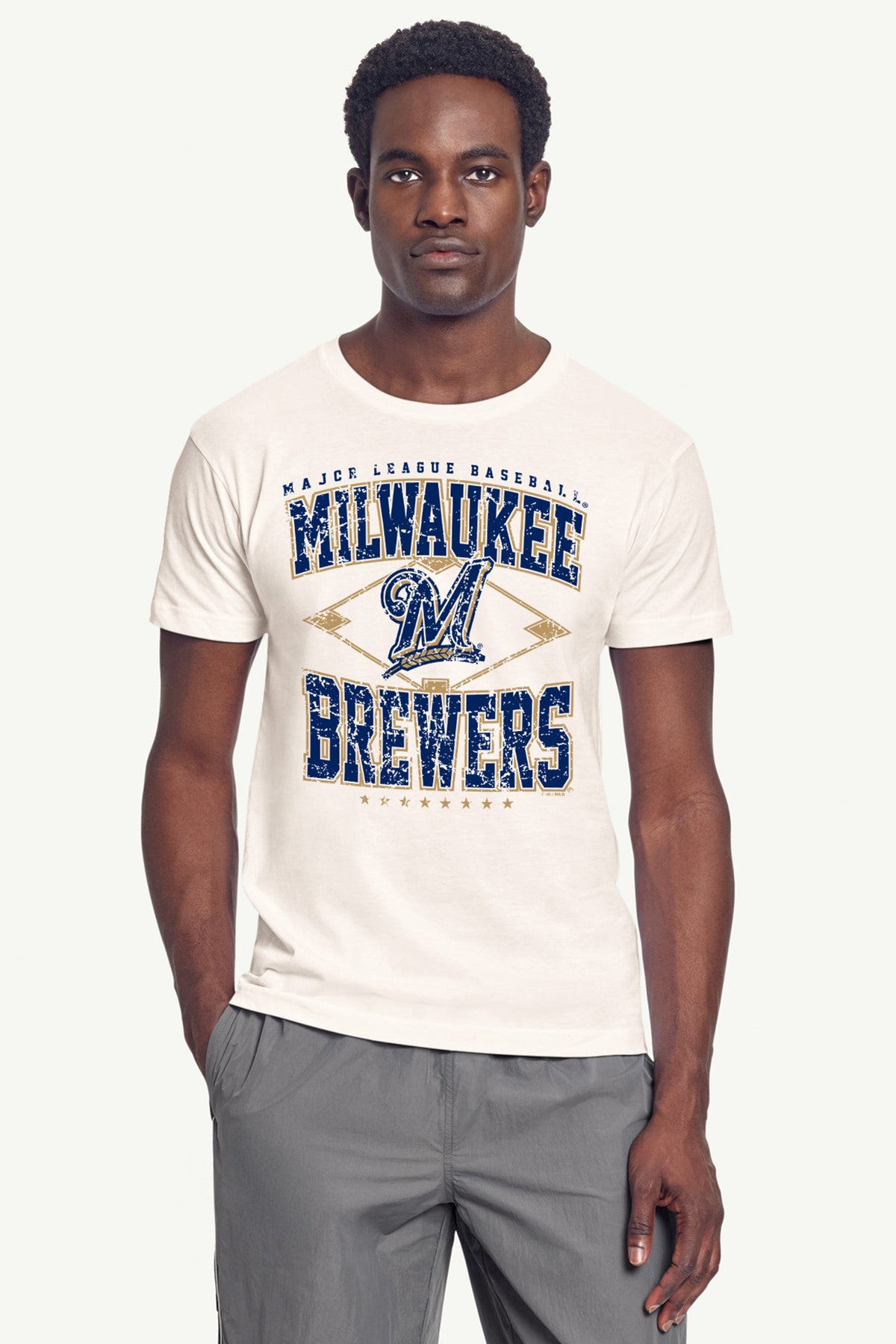 MENS MILWAUKEE BREWERS DISTRESSED COOPERSTOWN DIAMOND SHORT SLEEVE T SHIRT